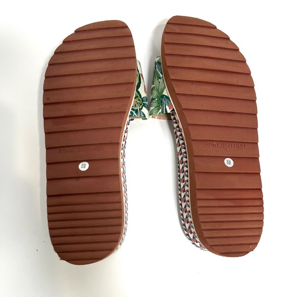 Donald J. Pliner Cava Wedge Slide Tropical Leaf Print Flip Flops Floral Sandals - Picture 6 of 9